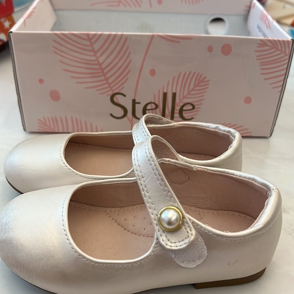 Naturino Other - Toddler size 7 dress shoe Naturino